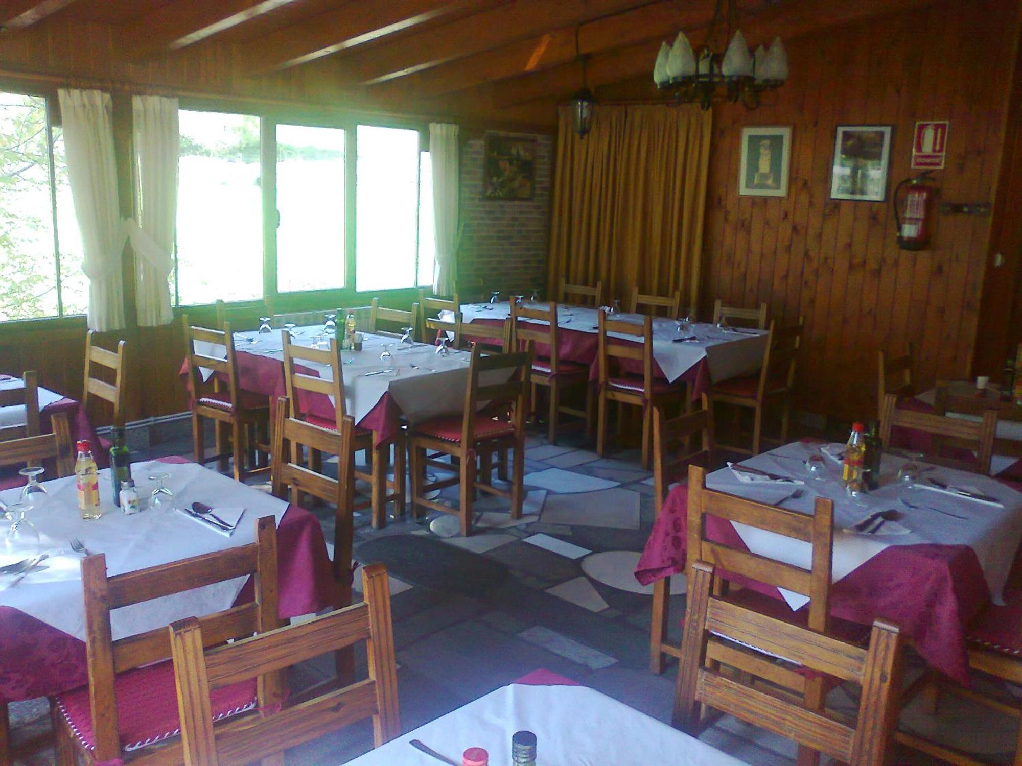 Hostal El Peregrino La Portela de Valcarce Екстериор снимка